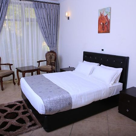 Yaya Africa Athletics Village Sululta Buitenkant foto