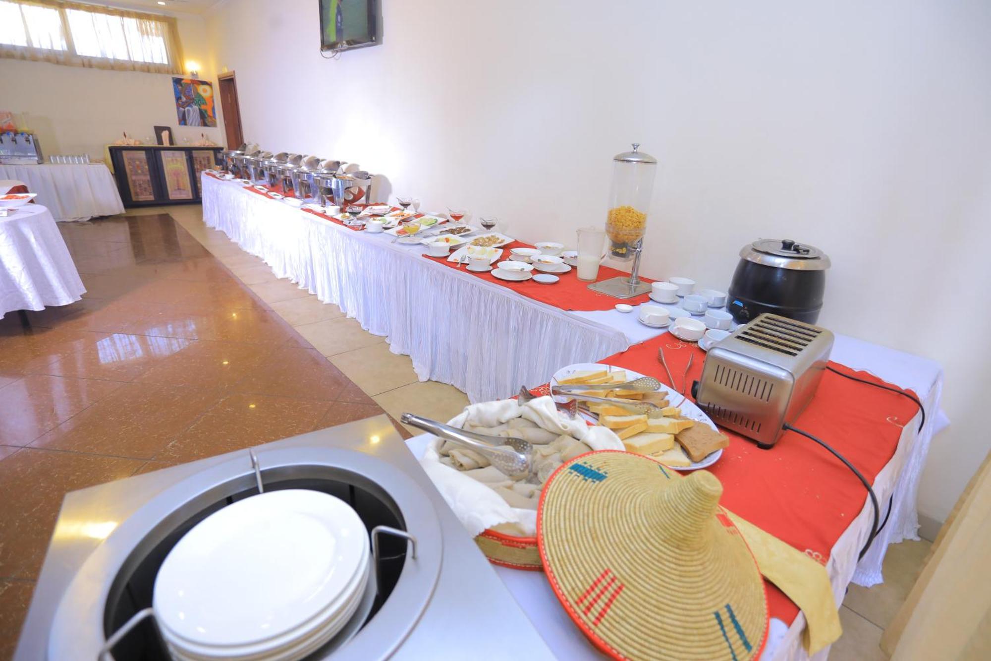Yaya Africa Athletics Village Sululta Buitenkant foto