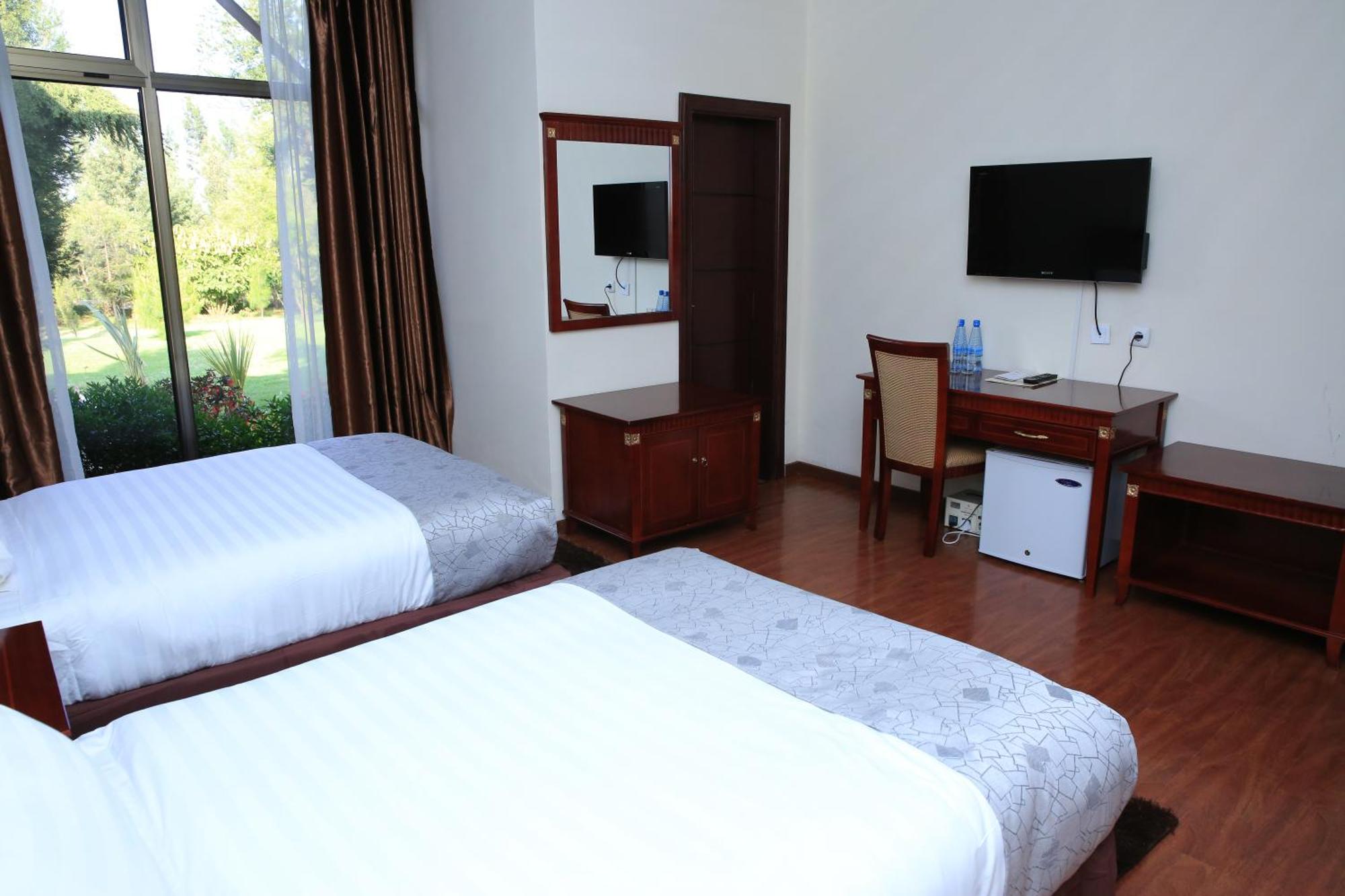 Yaya Africa Athletics Village Sululta Buitenkant foto
