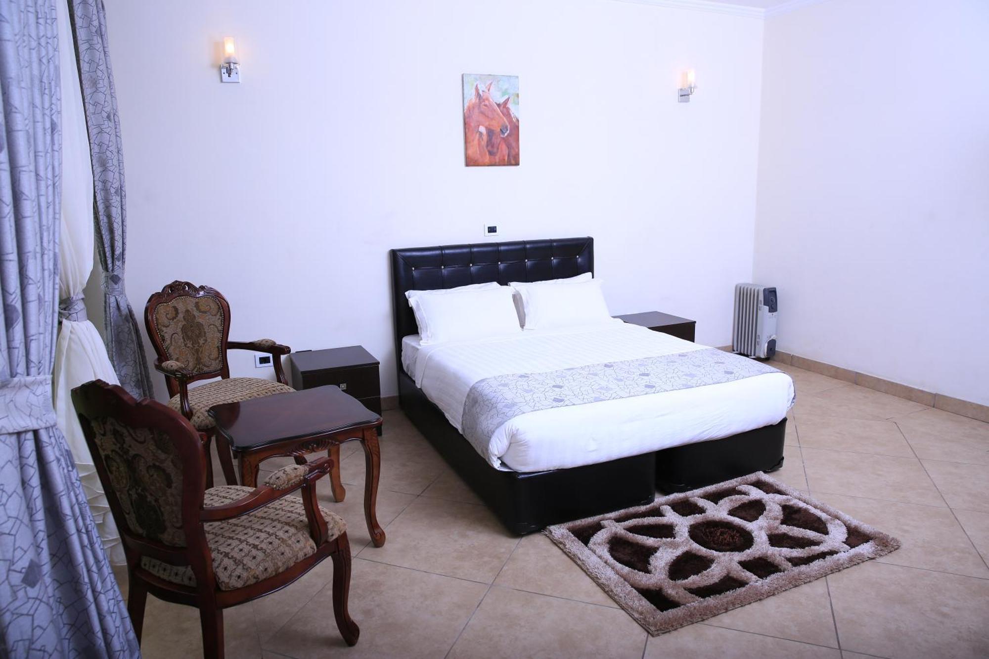 Yaya Africa Athletics Village Sululta Buitenkant foto