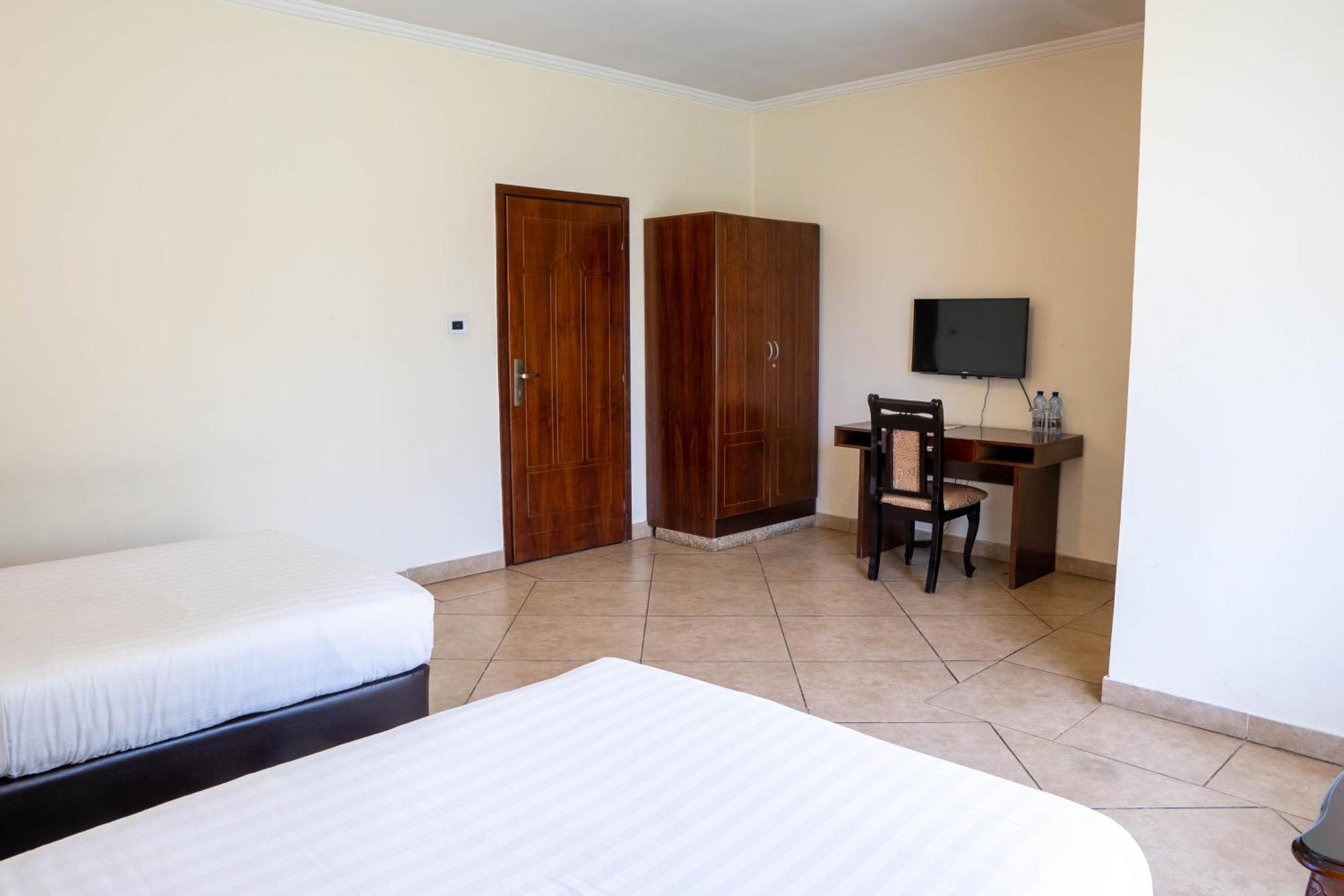 Yaya Africa Athletics Village Sululta Buitenkant foto
